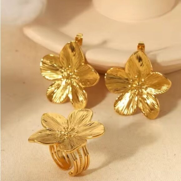 Vintage Gold Flower Earrings Ring Set - Picture 8 of 11